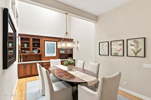 5500 Liverpool Court, Oak Park, CA 91377