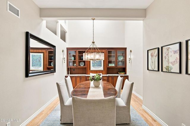 5500 Liverpool Court, Oak Park, CA 91377