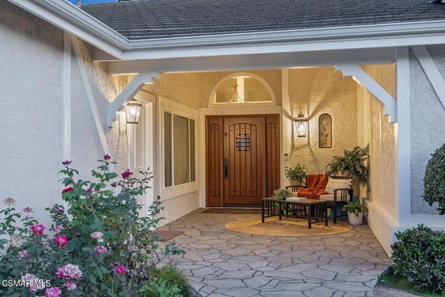 5500 Liverpool Court, Oak Park, CA 91377