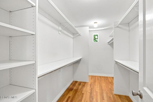 5500 Liverpool Court, Oak Park, CA 91377