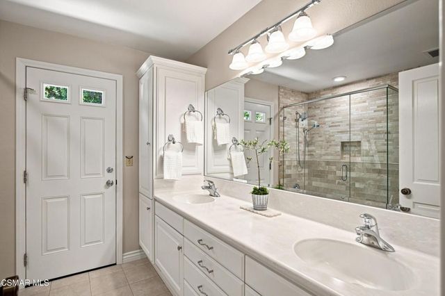 5500 Liverpool Court, Oak Park, CA 91377