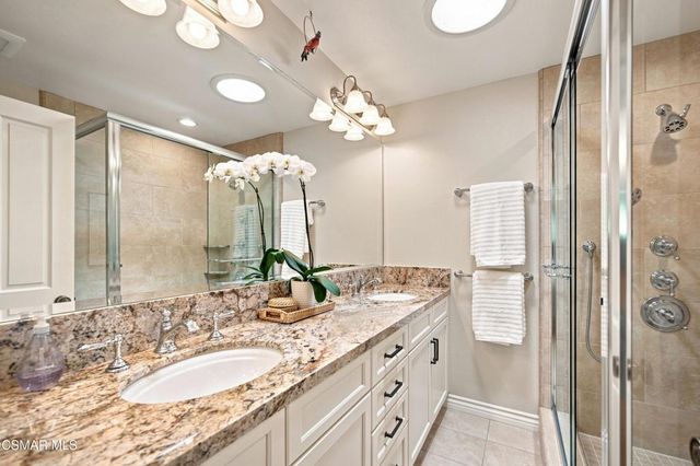 5500 Liverpool Court, Oak Park, CA 91377