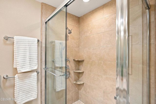 5500 Liverpool Court, Oak Park, CA 91377