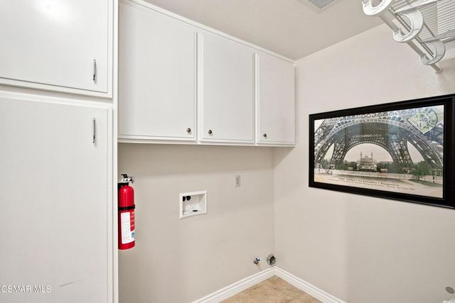 5500 Liverpool Court, Oak Park, CA 91377