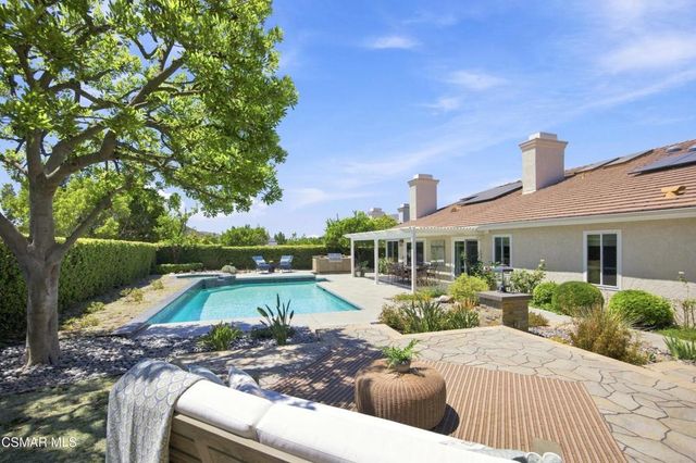 5500 Liverpool Court, Oak Park, CA 91377