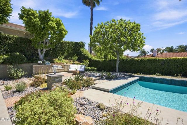 5500 Liverpool Court, Oak Park, CA 91377