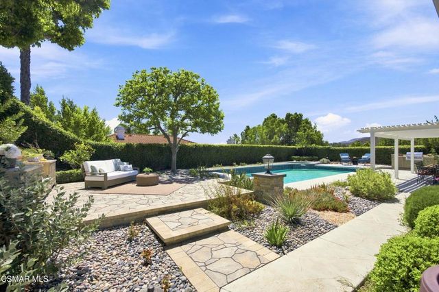 5500 Liverpool Court, Oak Park, CA 91377