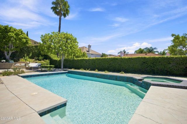 5500 Liverpool Court, Oak Park, CA 91377