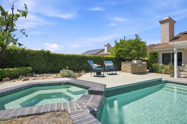 5500 Liverpool Court, Oak Park, CA 91377