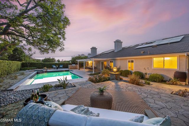 5500 Liverpool Court, Oak Park, CA 91377