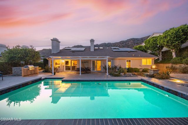 5500 Liverpool Court, Oak Park, CA 91377
