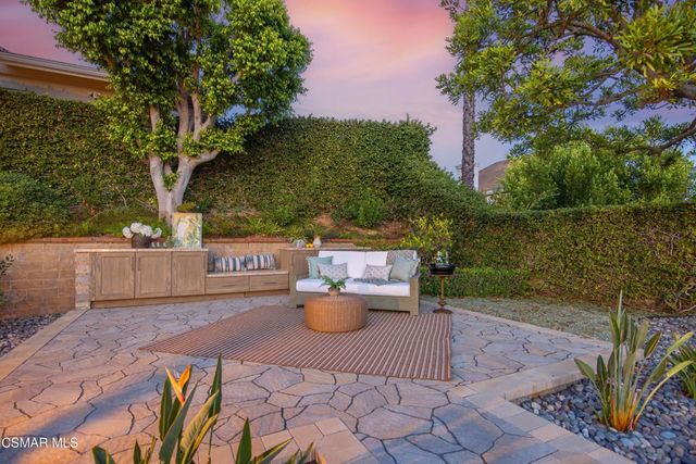 5500 Liverpool Court, Oak Park, CA 91377