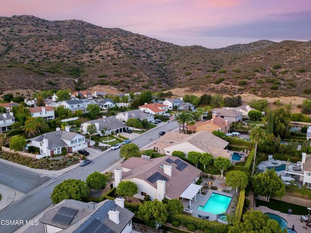 5500 Liverpool Court, Oak Park, CA 91377