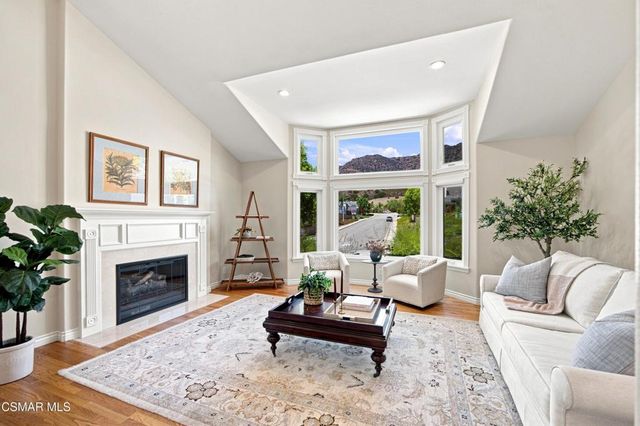 5500 Liverpool Court, Oak Park, CA 91377