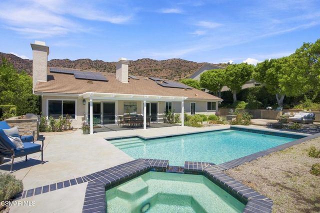 5500 Liverpool Court, Oak Park, CA 91377