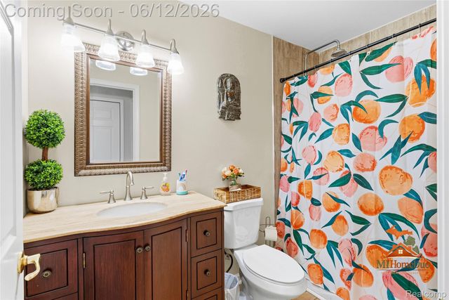 1501 Vanderbilt Drive, Flint, MI 48503