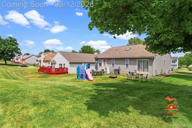1501 Vanderbilt Drive, Flint, MI 48503