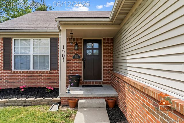 1501 Vanderbilt Drive, Flint, MI 48503