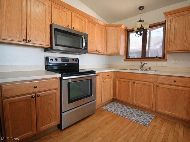 9090 Headlands Road, Mentor, OH 44060