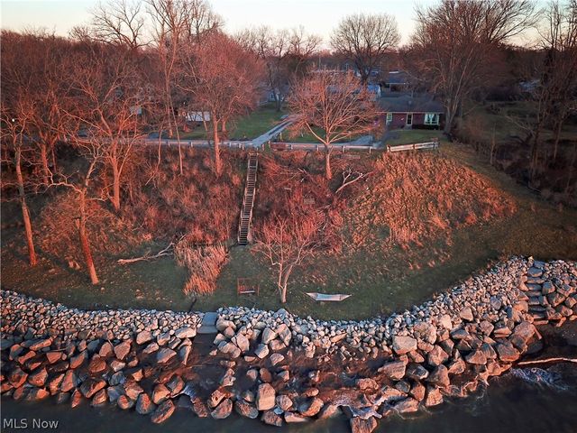 9090 Headlands Road, Mentor, OH 44060