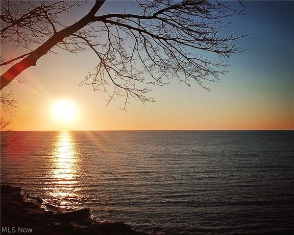 9090 Headlands Road, Mentor, OH 44060