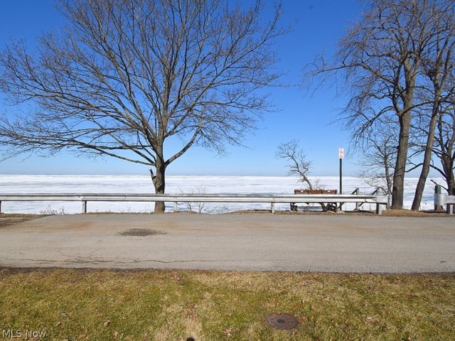 9090 Headlands Road, Mentor, OH 44060