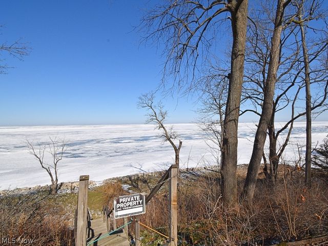 9090 Headlands Road, Mentor, OH 44060