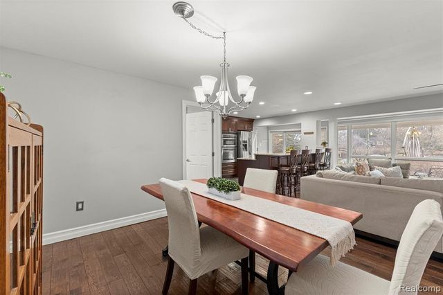 45401 W 9 Mile Road, Novi, MI 48374