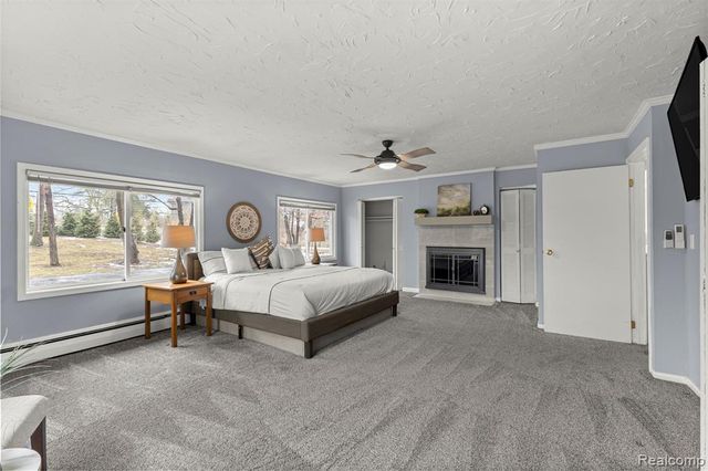 45401 W 9 Mile Road, Novi, MI 48374