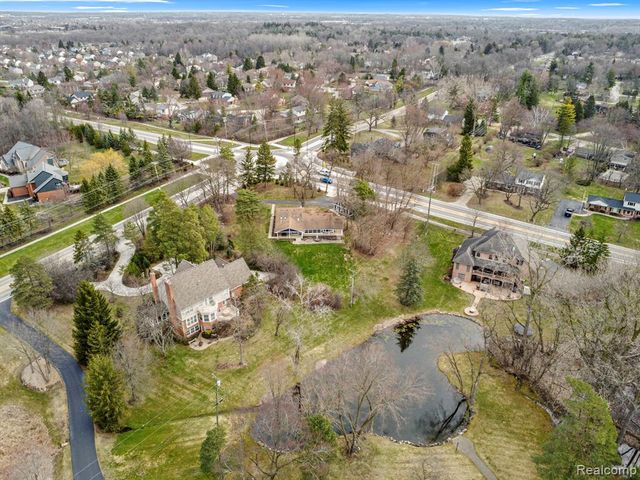 45401 W 9 Mile Road, Novi, MI 48374