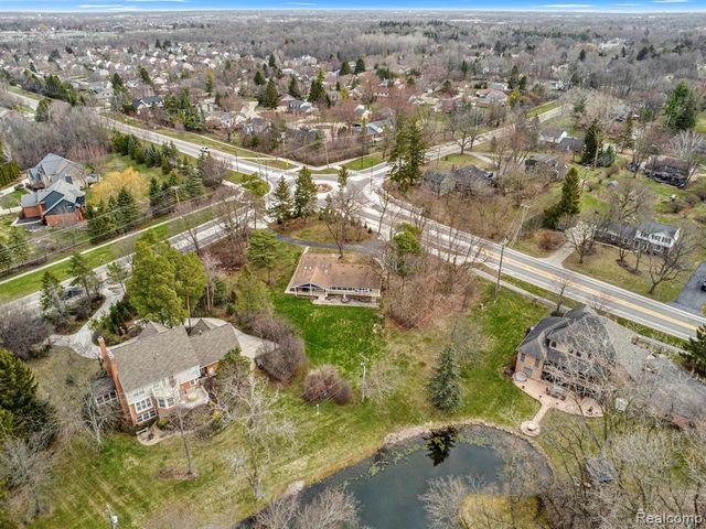 45401 W 9 Mile Road, Novi, MI 48374