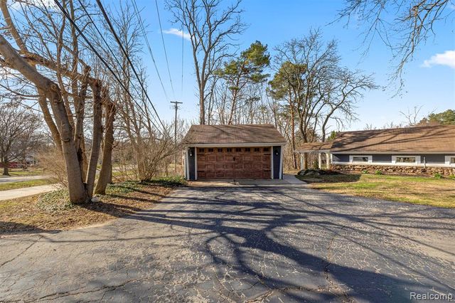 45401 W 9 Mile Road, Novi, MI 48374