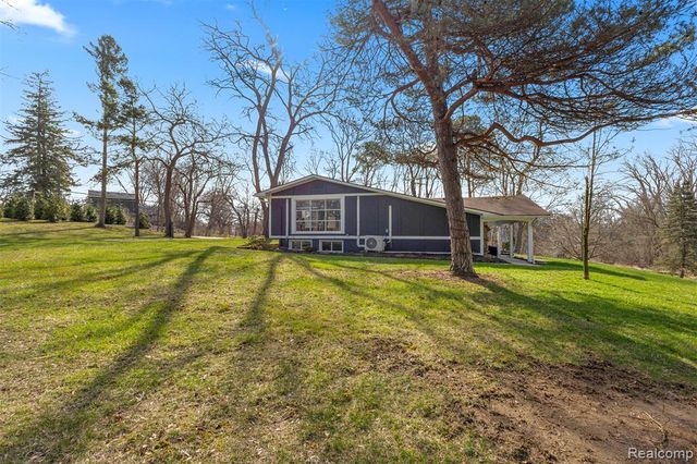 45401 W 9 Mile Road, Novi, MI 48374