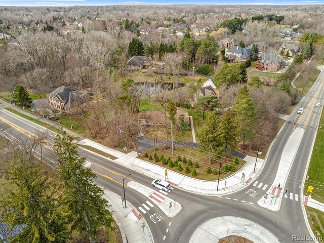 45401 W 9 Mile Road, Novi, MI 48374