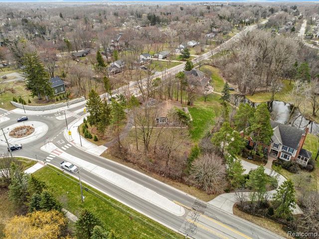 45401 W 9 Mile Road, Novi, MI 48374