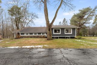 45401 W 9 Mile Road, Novi, MI 48374