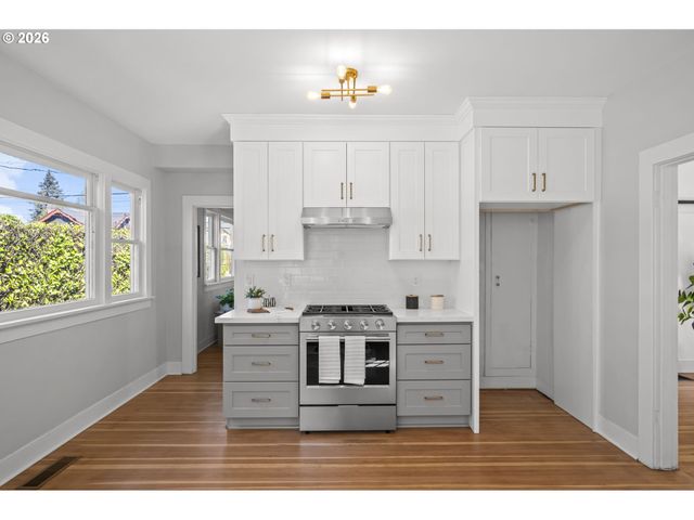 1831 Se 45TH Ave, Portland, OR 97215