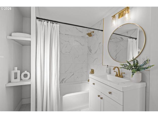 1831 Se 45TH Ave, Portland, OR 97215