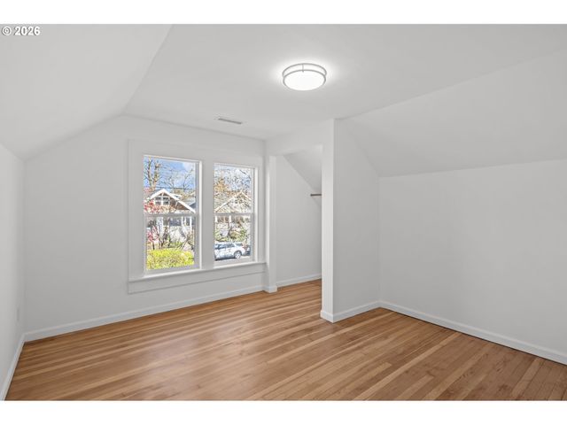 1831 Se 45TH Ave, Portland, OR 97215