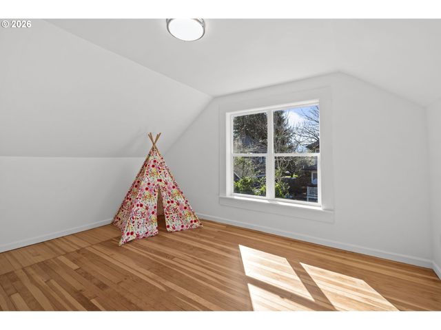 1831 Se 45TH Ave, Portland, OR 97215