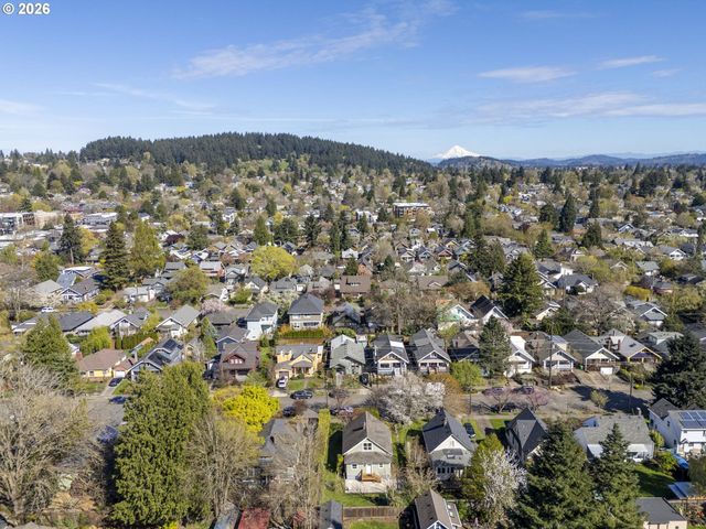 1831 Se 45TH Ave, Portland, OR 97215