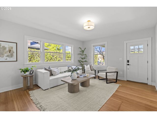 1831 Se 45TH Ave, Portland, OR 97215