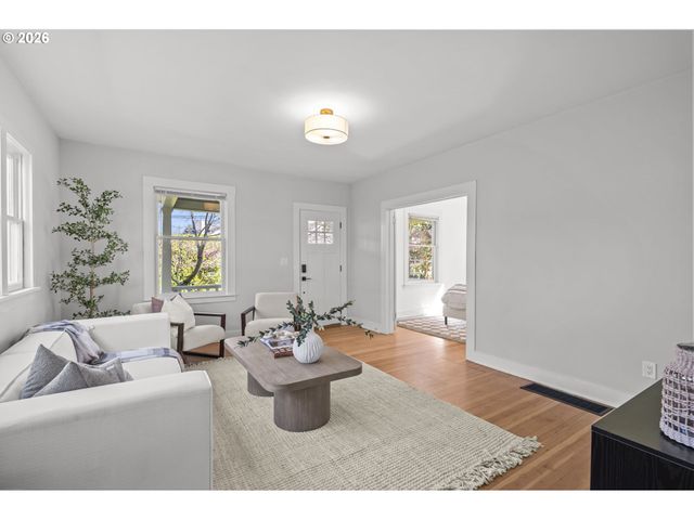 1831 Se 45TH Ave, Portland, OR 97215