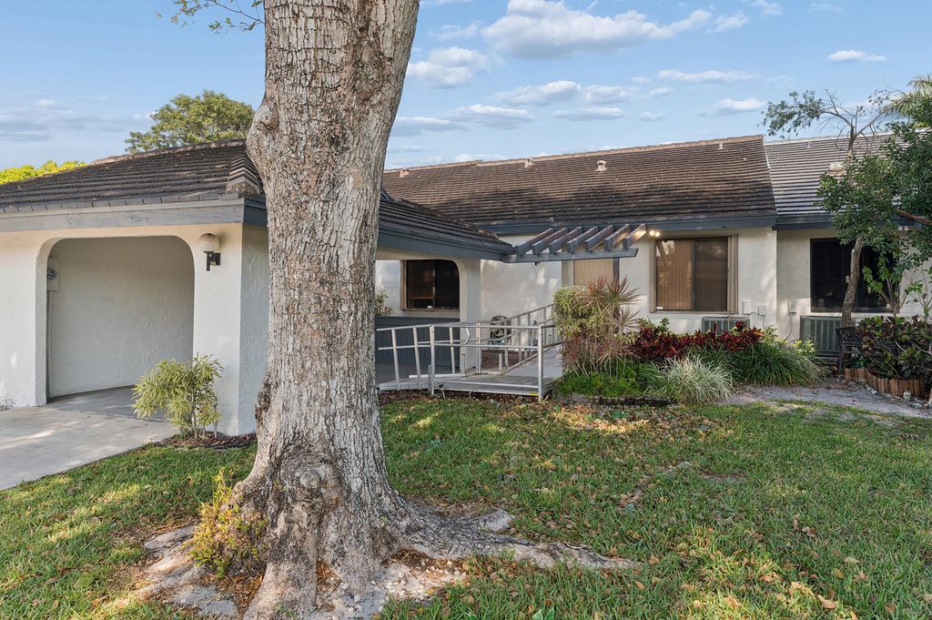 10197 Kinswood Road, Boynton Beach, FL 33437