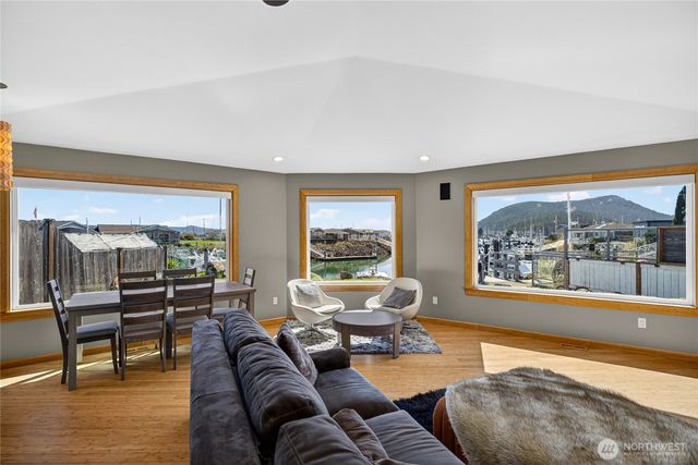 5309 Doon Way, Anacortes, WA 98221