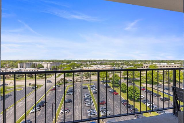 2005 S Finley Road 1012, Lombard, IL 60148