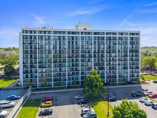 2005 S Finley Road 1012, Lombard, IL 60148