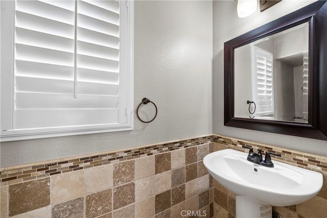 25520 Crockett Lane, Stevenson Ranch, CA 91381