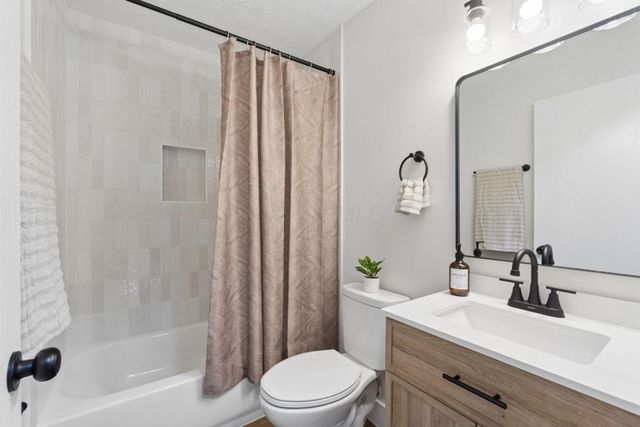 1710 Cloverdale Drive, Lancaster, OH 43130