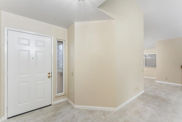 126 River Run Cir, Sacramento, CA 95833